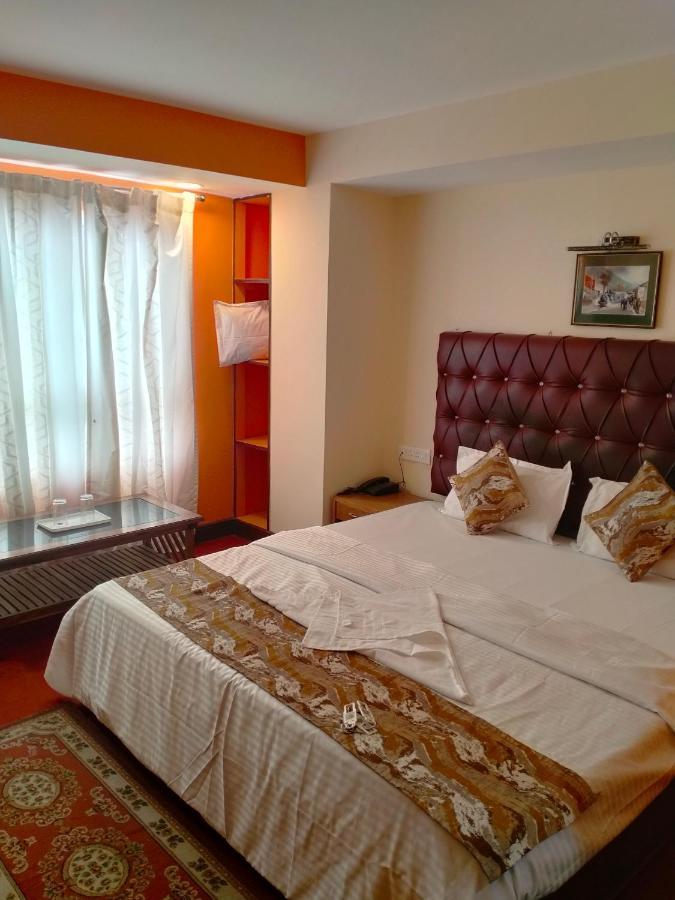 Oyo 12370 Royal Sarava Hotel Darjeeling  Ngoại thất bức ảnh