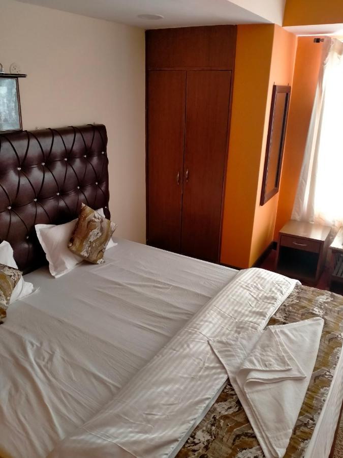 Oyo 12370 Royal Sarava Hotel Darjeeling  Ngoại thất bức ảnh